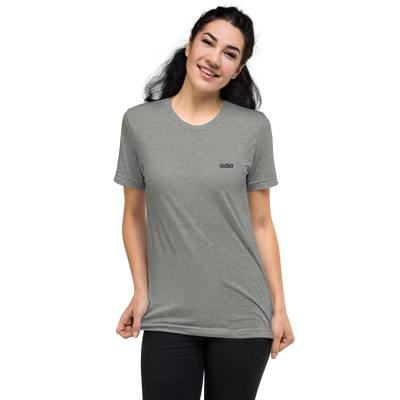 BASIC B ESSENTIALS TEE