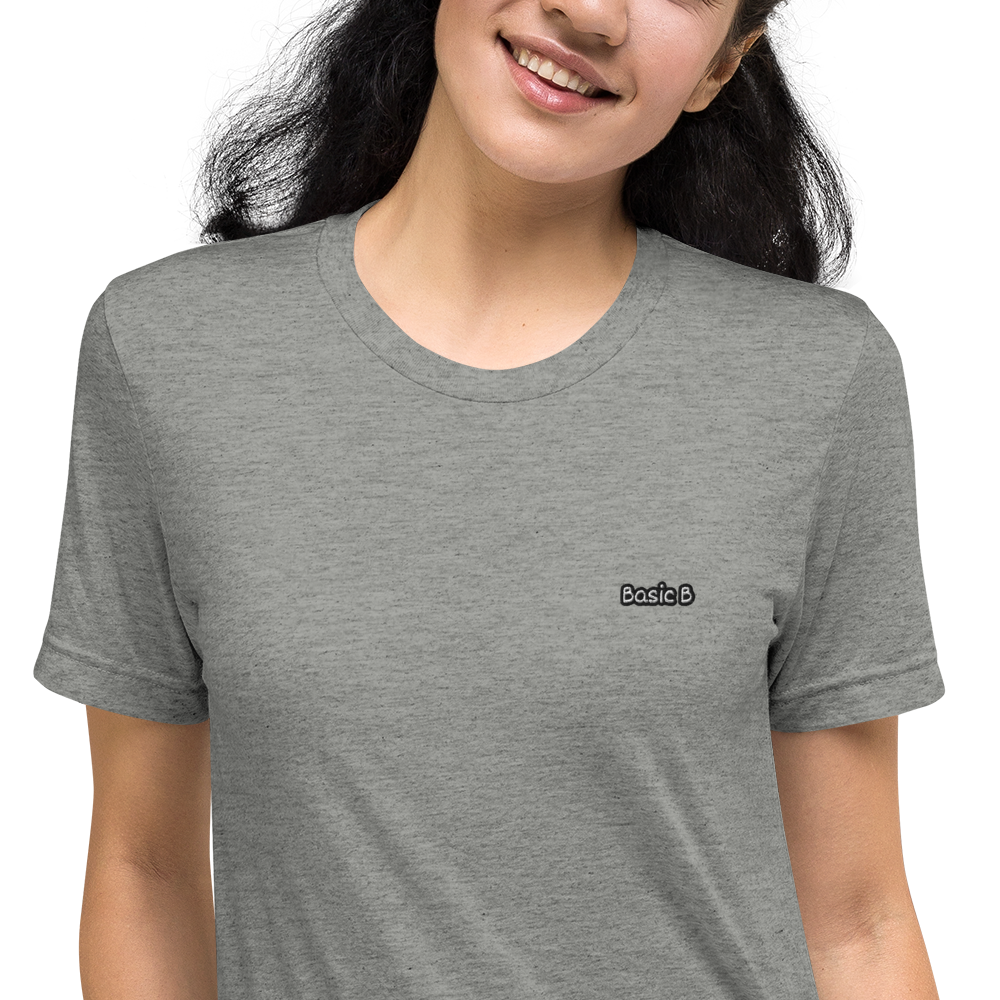BASIC B ESSENTIALS TEE