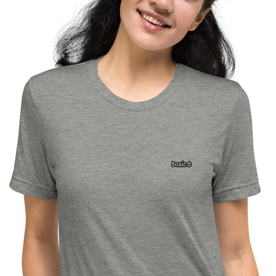 BASIC B ESSENTIALS TEE
