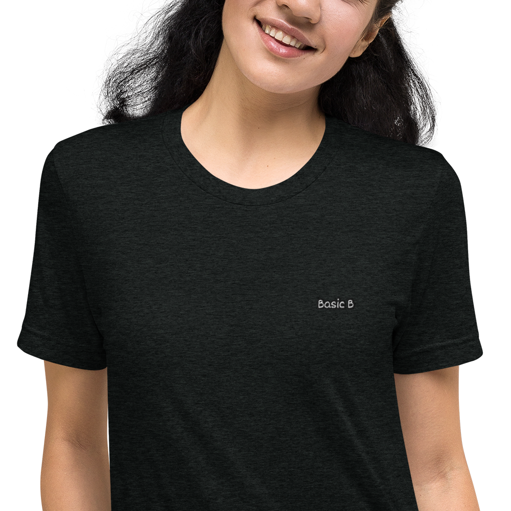 BASIC B ESSENTIALS TEE