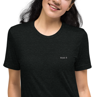BASIC B ESSENTIALS TEE