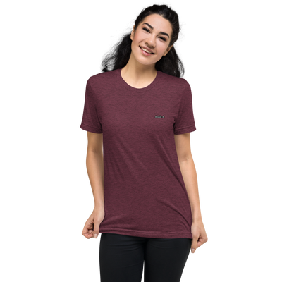 BASIC B ESSENTIALS TEE