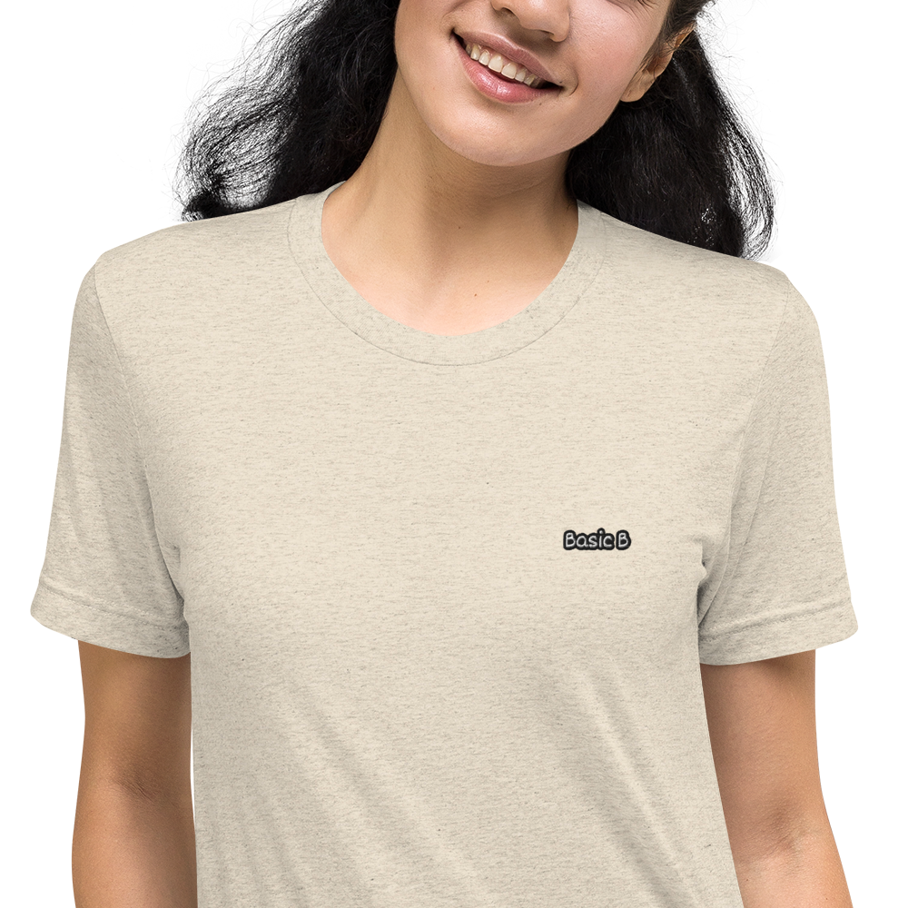 BASIC B ESSENTIALS TEE