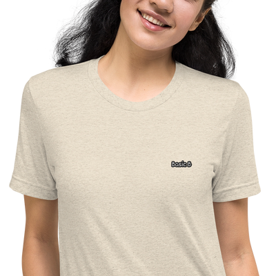 BASIC B ESSENTIALS TEE