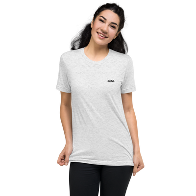 BASIC B ESSENTIALS TEE